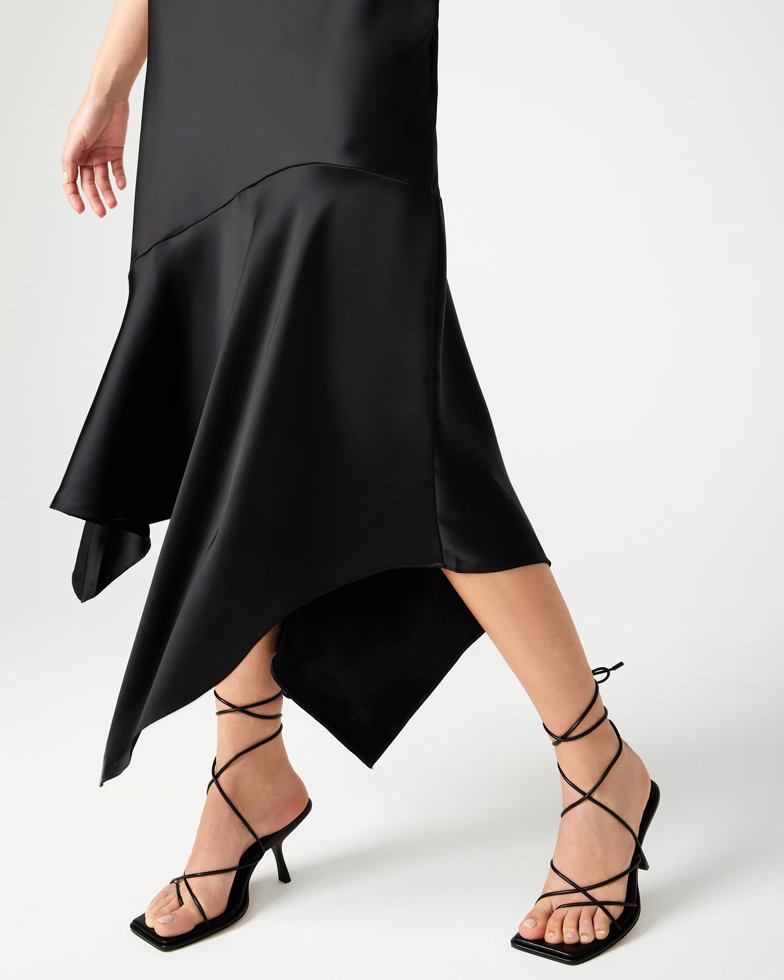 LUCILLE DRESS BLACK - Image 4