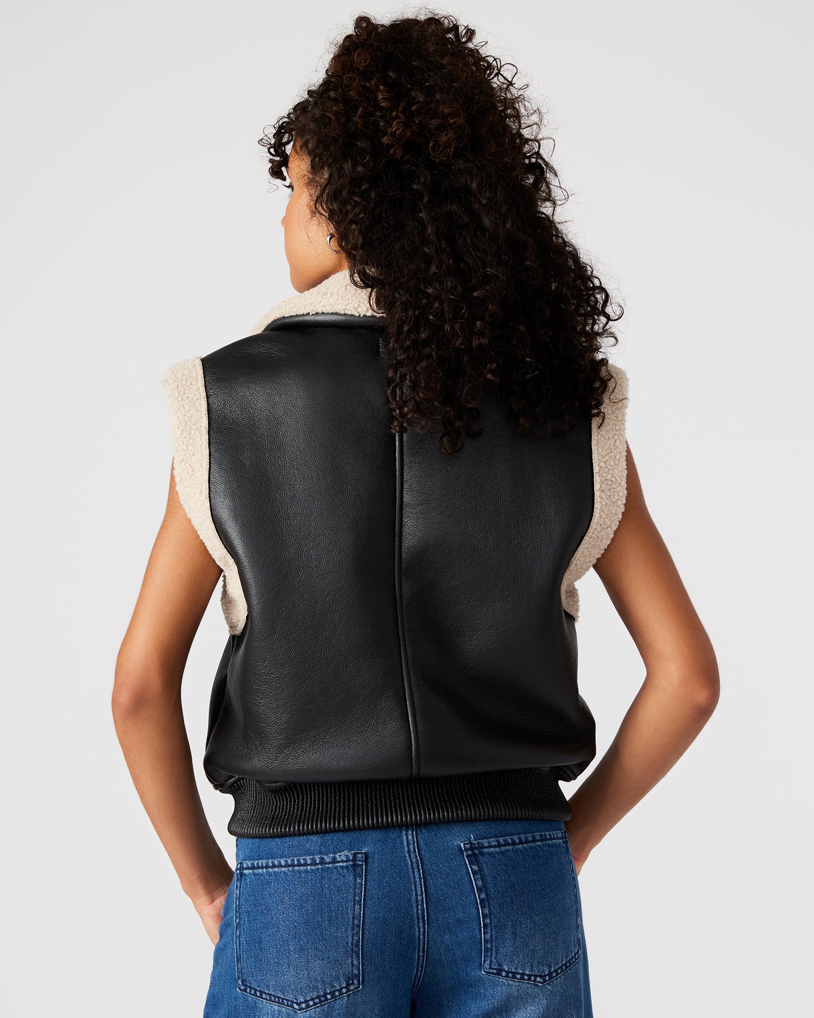 AVI VEST BLACK - Image 3