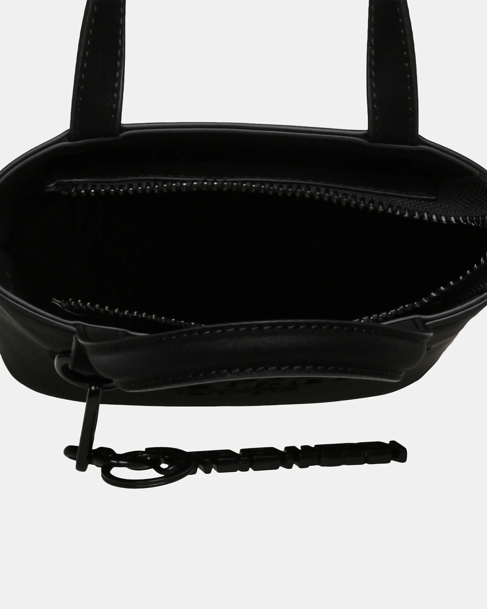 BRIGGY BLACK - Image 5