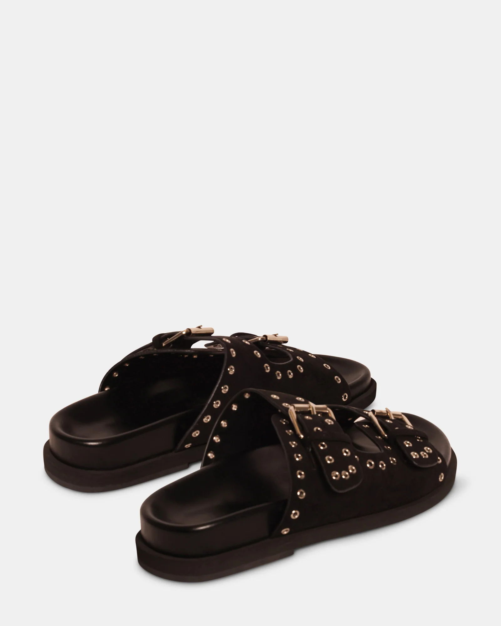 CAPTIVE BLACK - Image 6