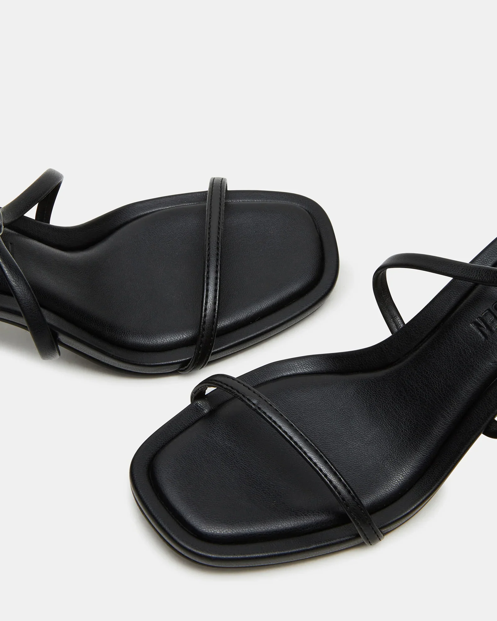 DEMURE BLACK - Image 4