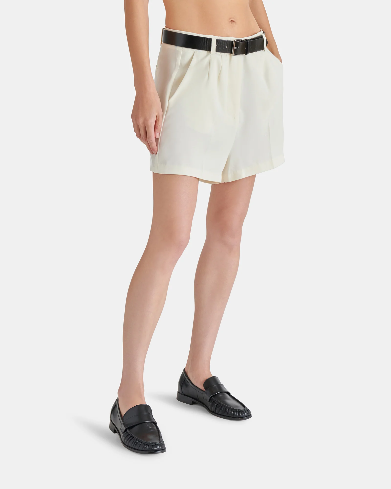 INGRIDA SHORTS WHITE - Image 3