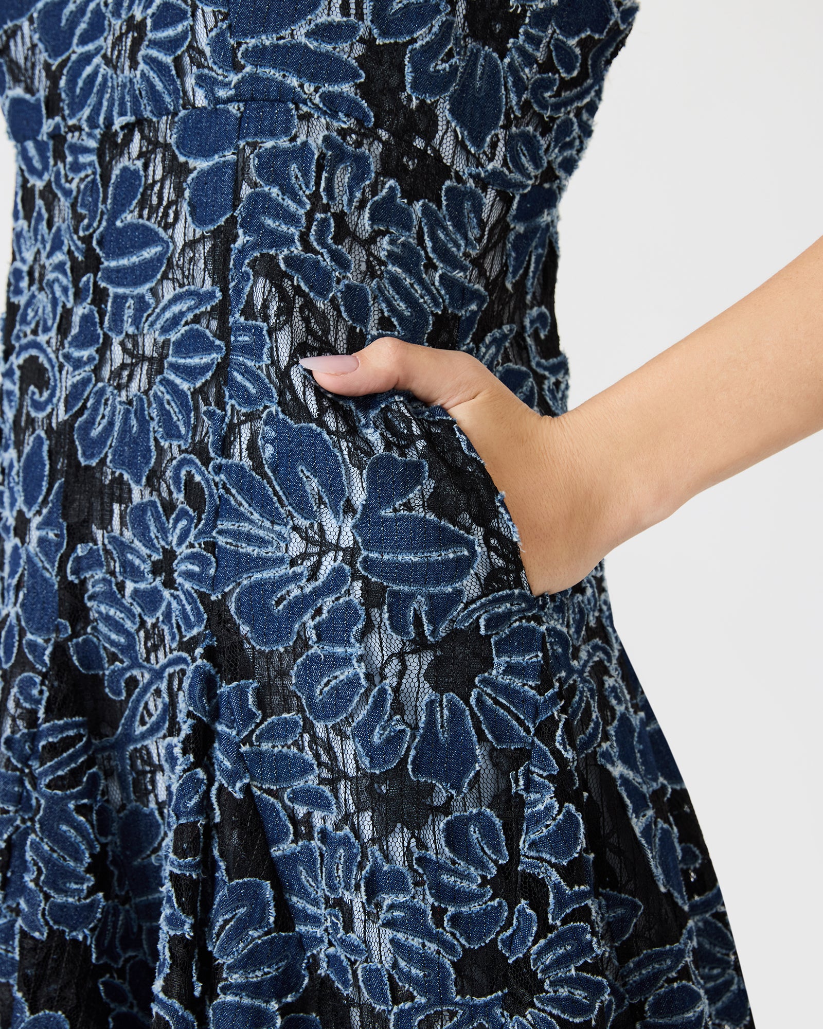 ENDER DRESS BLACK MULTI - Image 5